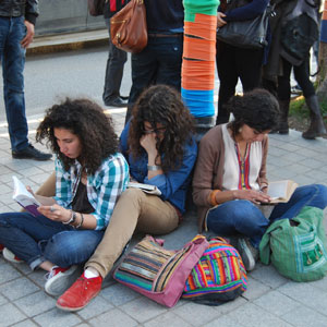 体积小巧精简的短信测试app